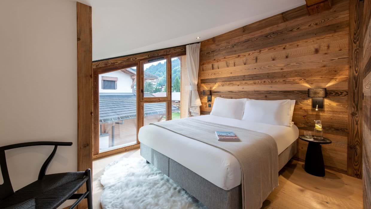 Luxury-Ski-Chalet-Les-Gets-Apartment-Chavinaud-Oxford-Ski-Bedroom (29).jpg