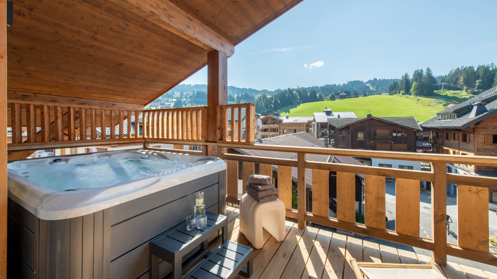 Luxury-Ski-Chalet-Les-Gets-Apartment-Chavinaud-Oxford-Ski-Hot-Tub.jpg