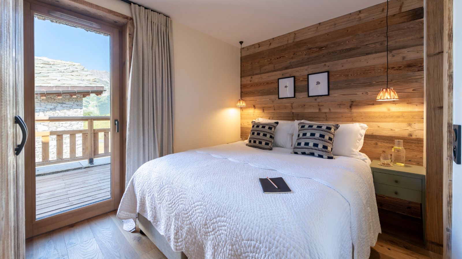 Luxury-Ski-Chalet-Val-D-Isere-Arolay-Penthouse-Oxford-Ski-Bedroom (4).jpg