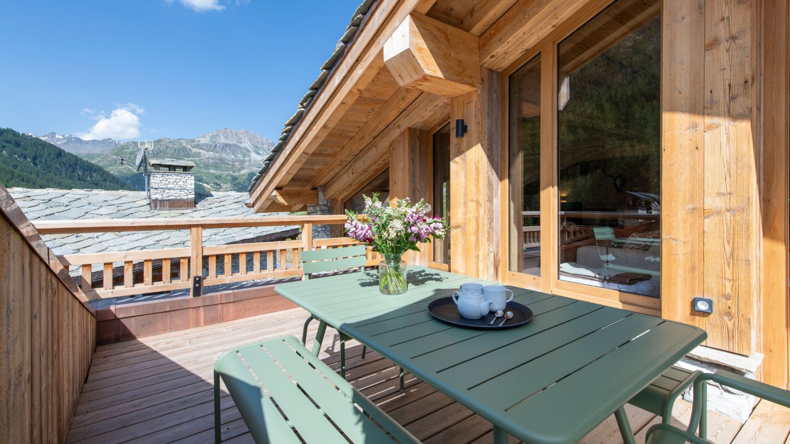 Luxury-Ski-Chalet-Val-D-Isere-Arolay-Penthouse-Oxford-Ski-Terrace (2).jpg