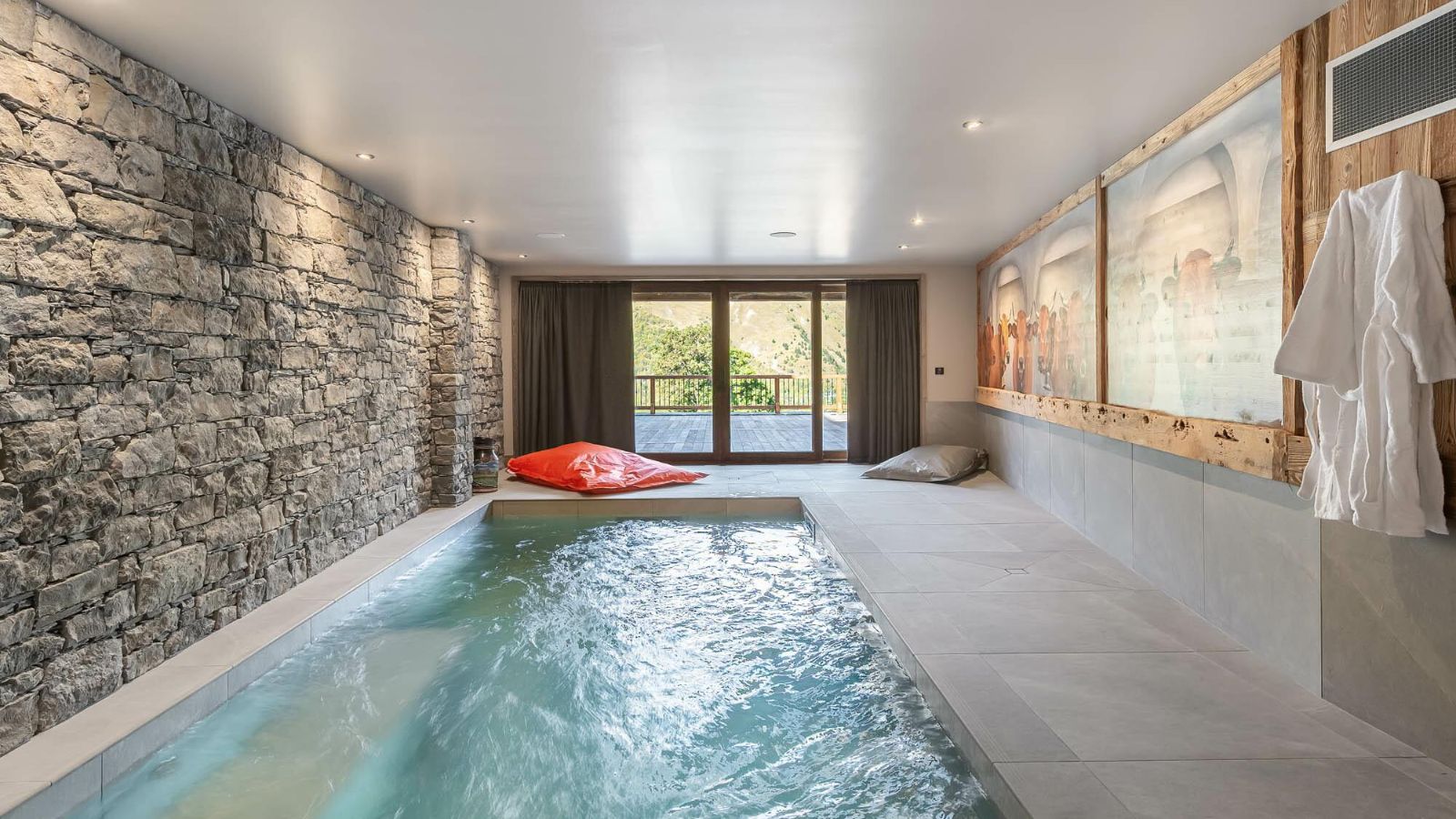 luxury-ski-chalet-st-martin-de-belleville-chalet-ferme-dedouard-oxford-ski-swimming-pool (2).jpg