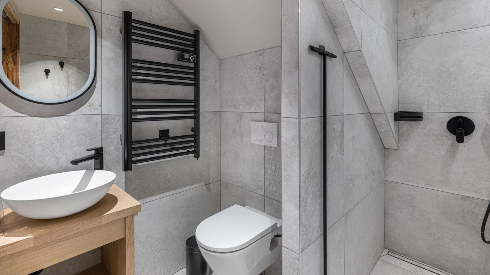 luxury-ski-chalet-st-martin-de-belleville-chalet-ferme-dedouard-oxford-ski-bathroom (2).jpg