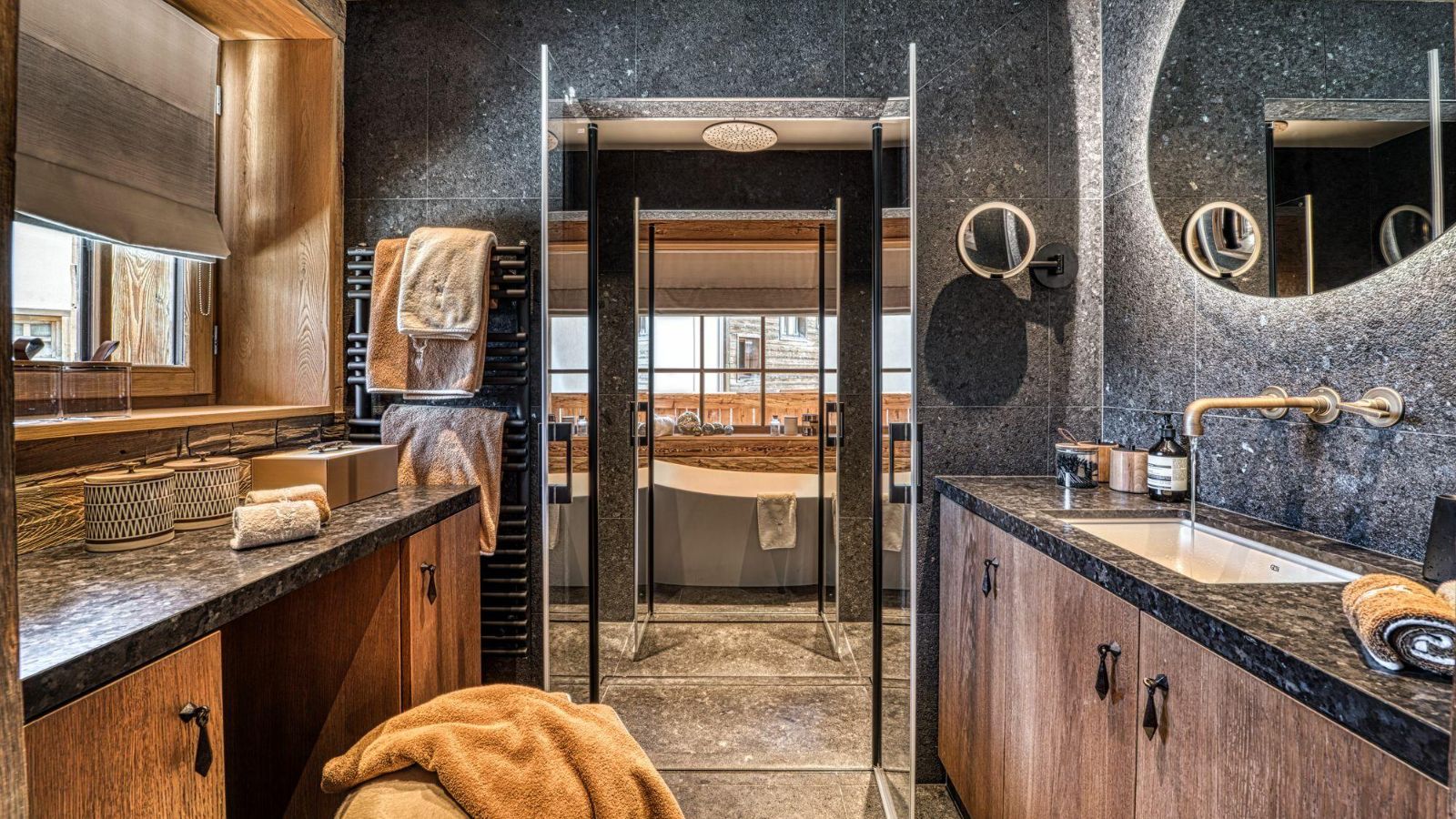 Luxury-Ski-Chalet-Val-D-Isere-Chalet-Markhor-Oxford-Ski-Bathroom.jpg