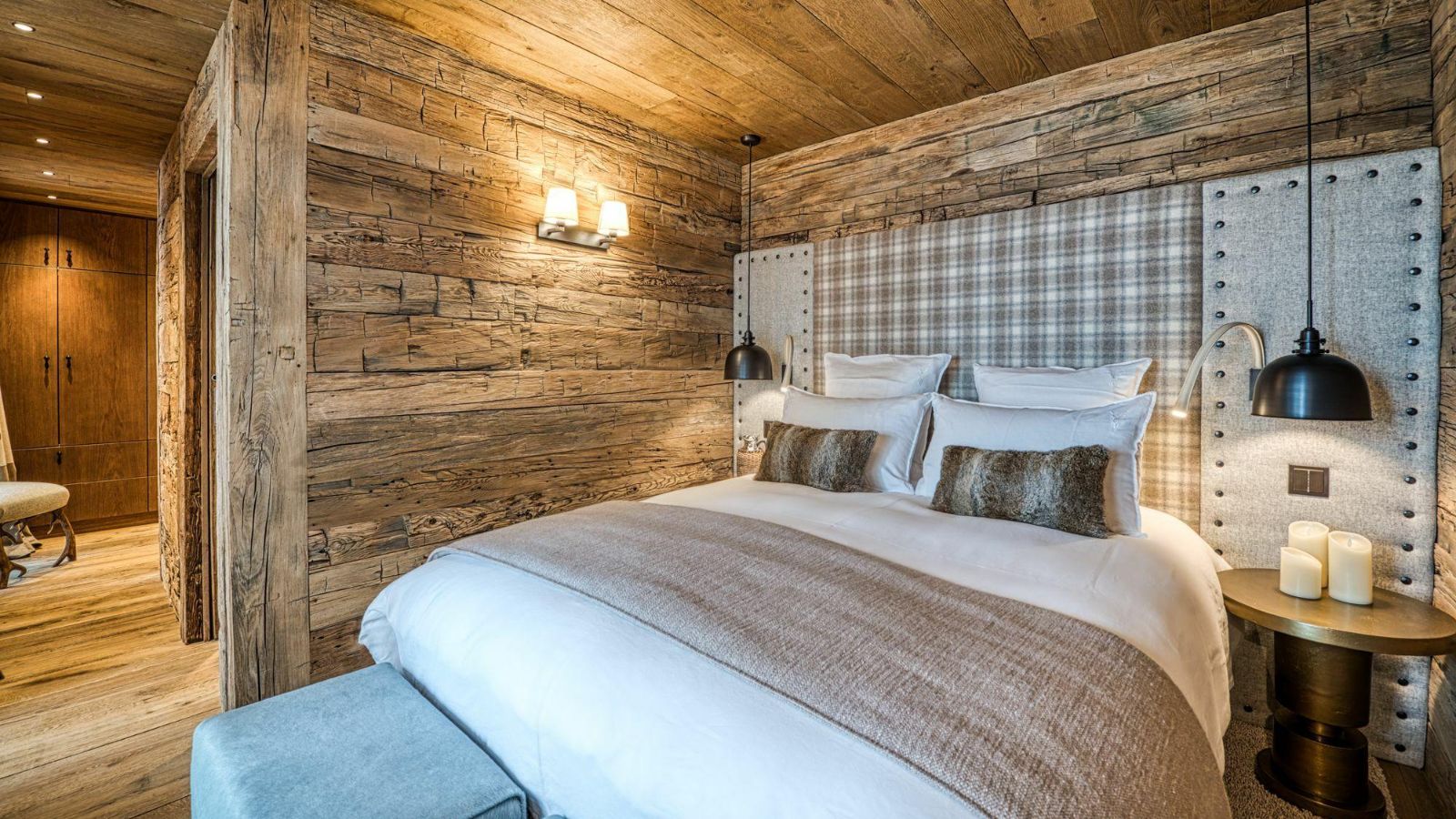 Luxury-Ski-Chalet-Val-D-Isere-Chalet-Markhor-Oxford-Ski-Bedroom (5).jpg