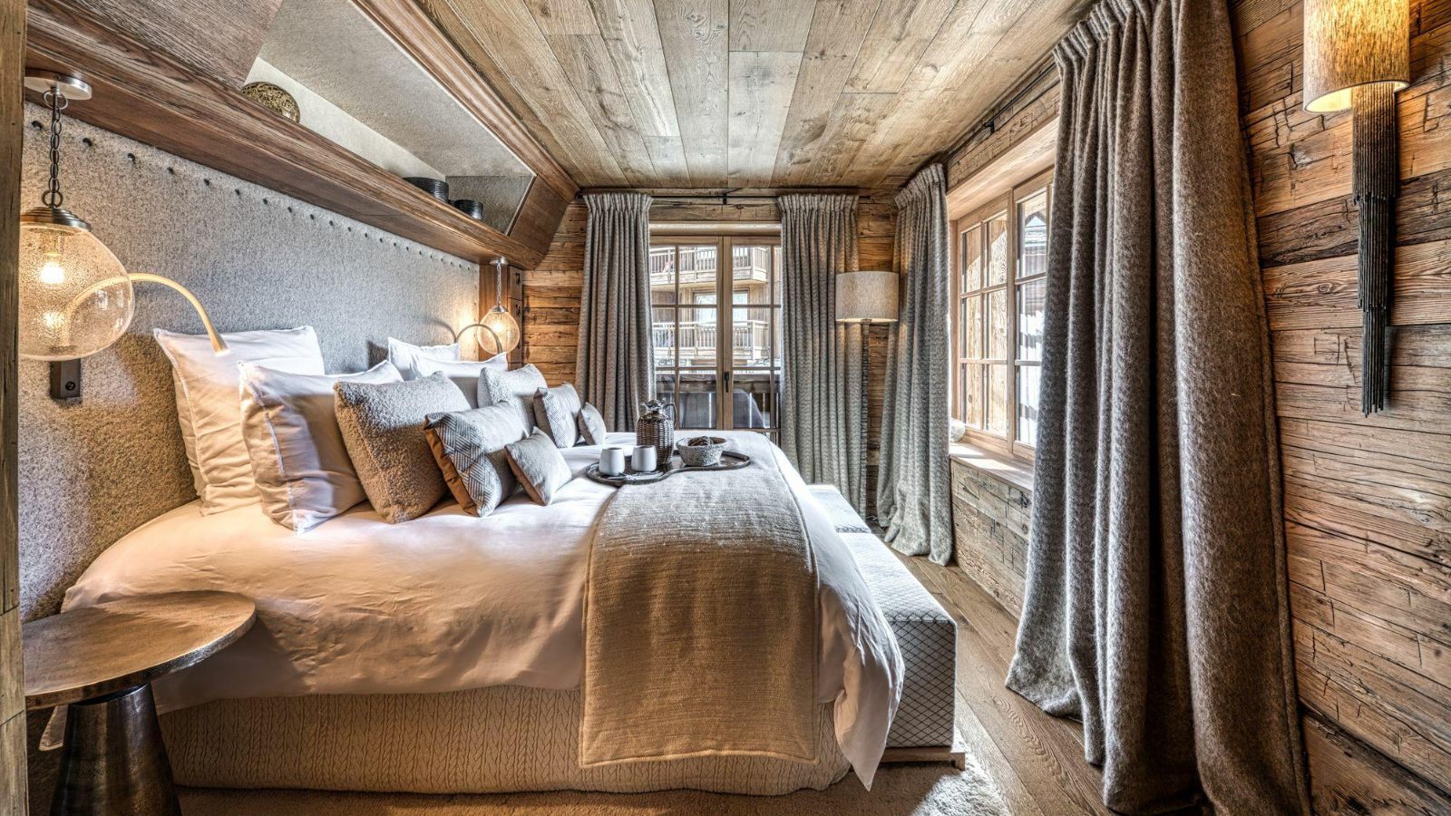 Luxury-Ski-Chalet-Val-D-Isere-Chalet-Markhor-Oxford-Ski-Bedroom (6).jpg