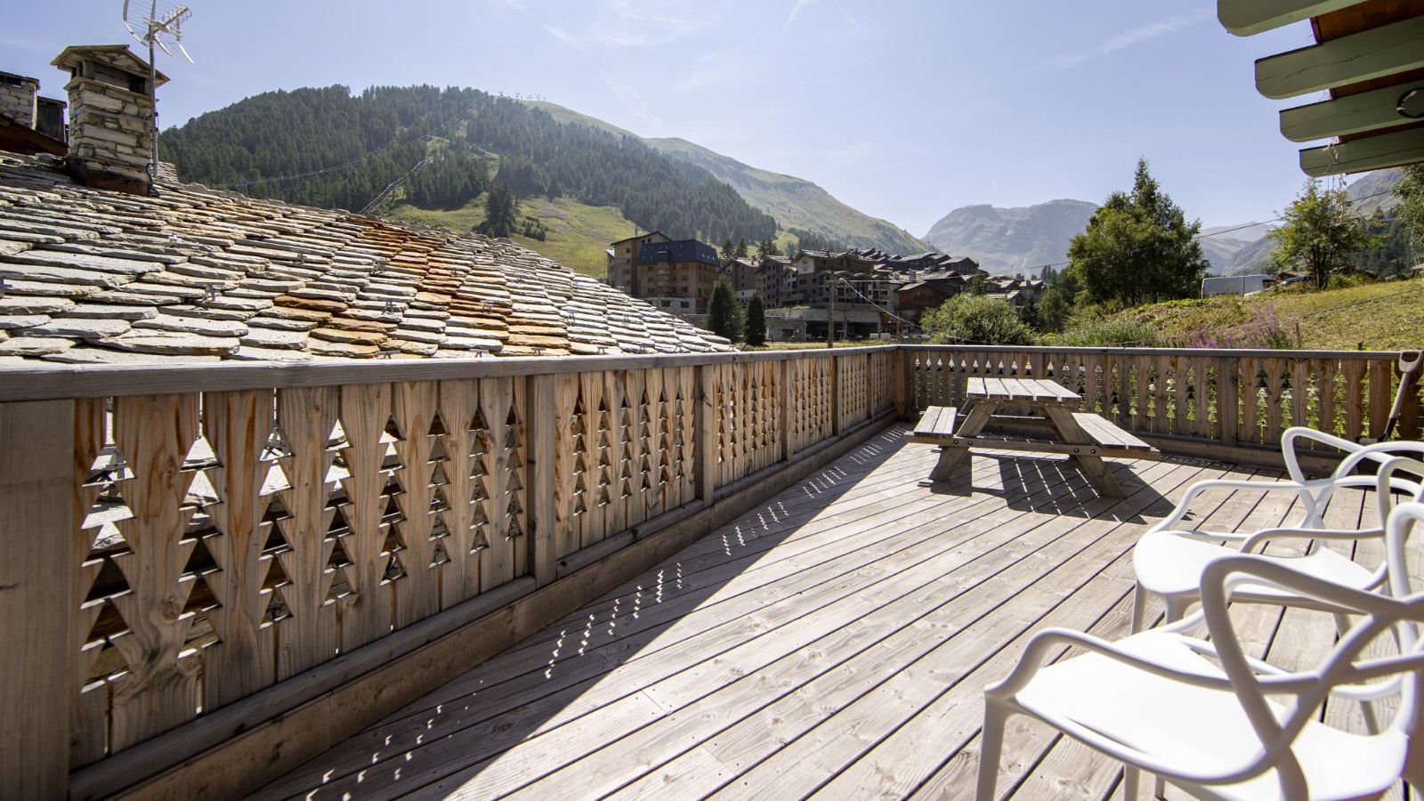 Luxury-Ski-Chalet-Val-D-Isere-Chalet-Neve-Oxford-Ski-Exterior.jpg