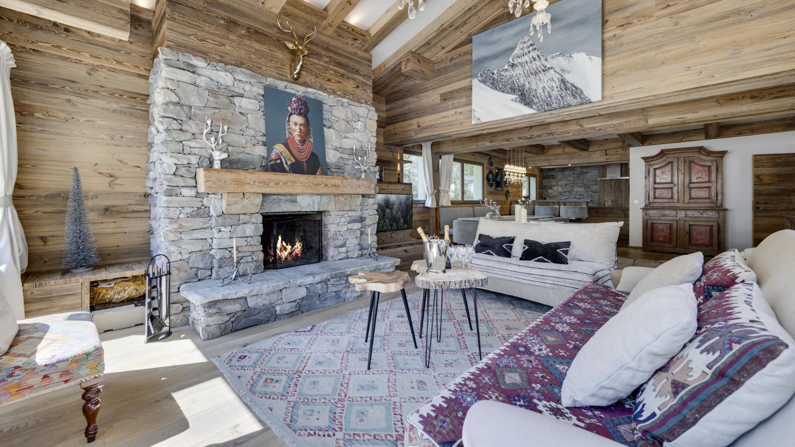 Luxury-Ski-Chalet-Val-D-Isere-Chalet-Neve-Oxford-Ski-Lounge.jpg