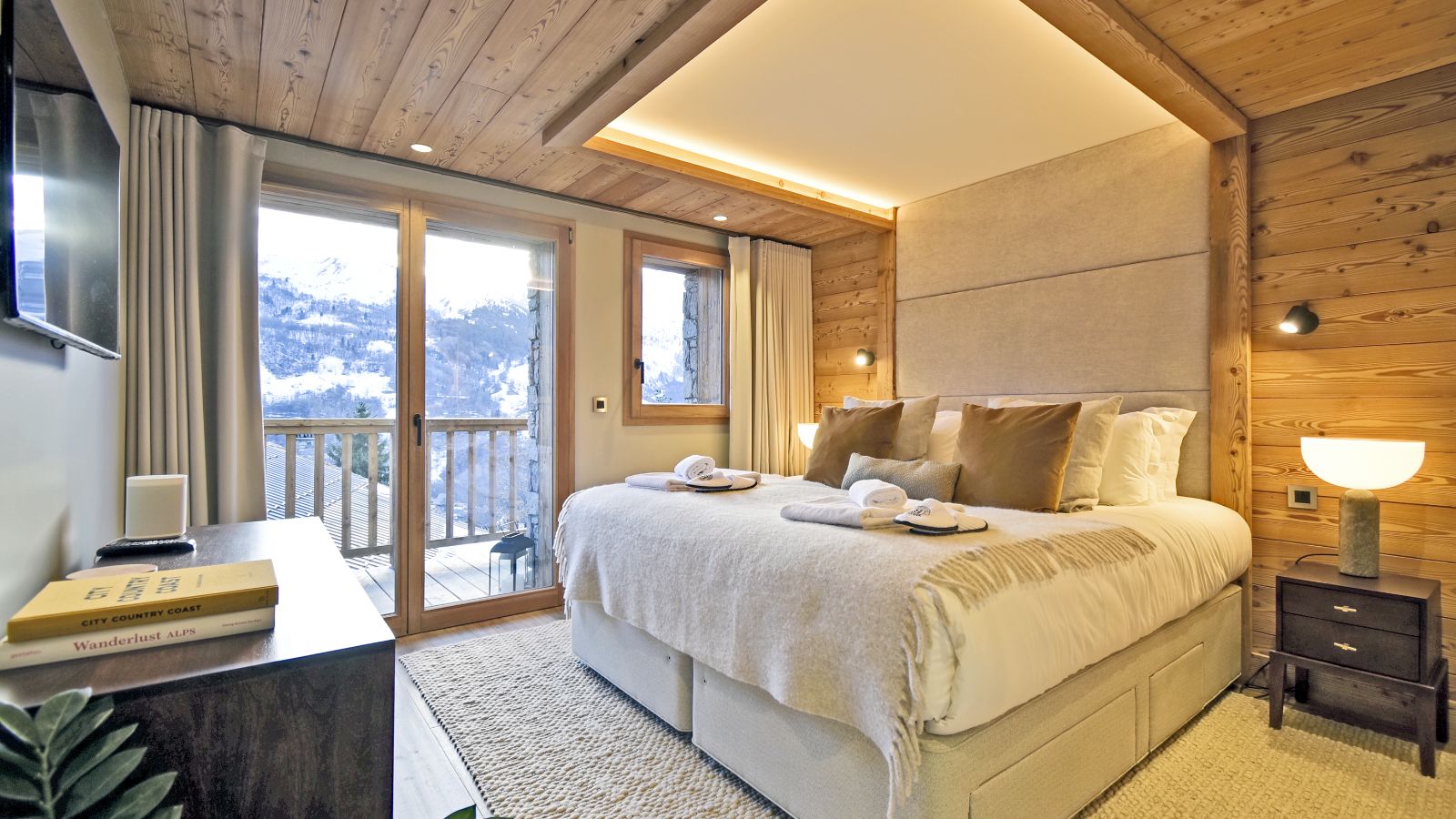 Luxury-ski-chalet-St Martin de Belleville- Chalet Snowfall- Bedroom 4- Oxford-Ski.jpg