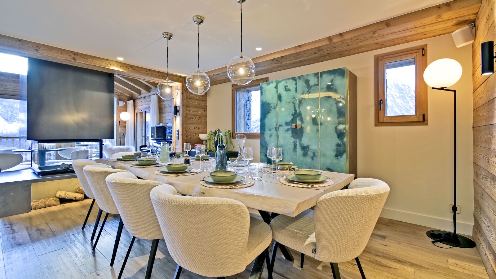 Luxury-ski-chalet-St Martin de Belleville- Chalet Snowfall- Dining room- Oxford-Ski.jpg