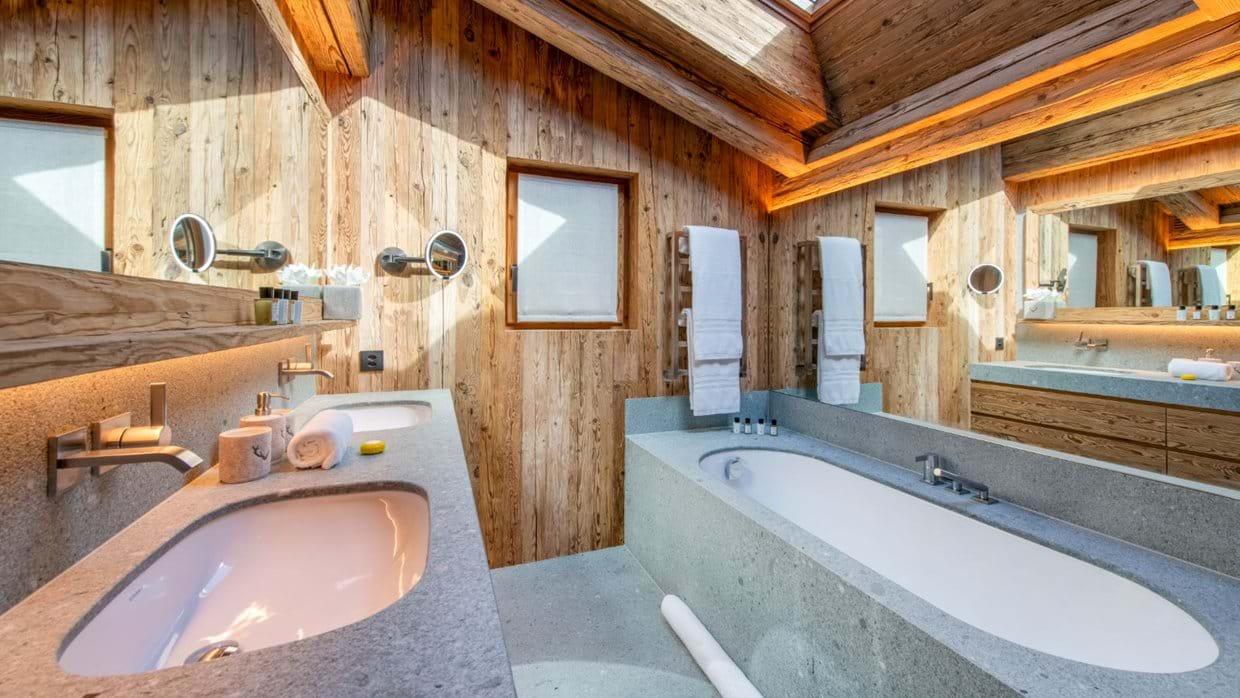 Luxury-Ski-Chalet-Verbier-Chalet-La-Rochette-Oxford-Ski-Bathroom2.jpg