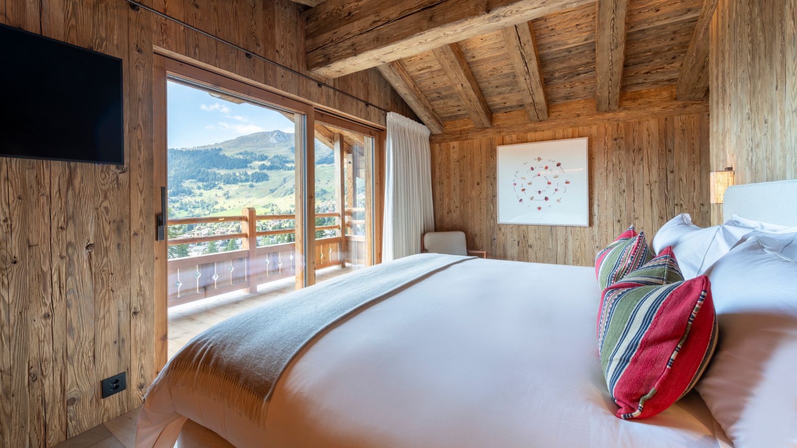 Luxury-Ski-Chalet-Verbier-Chalet-La-Rochette-Oxford-Ski-Bedroom (10).jpg
