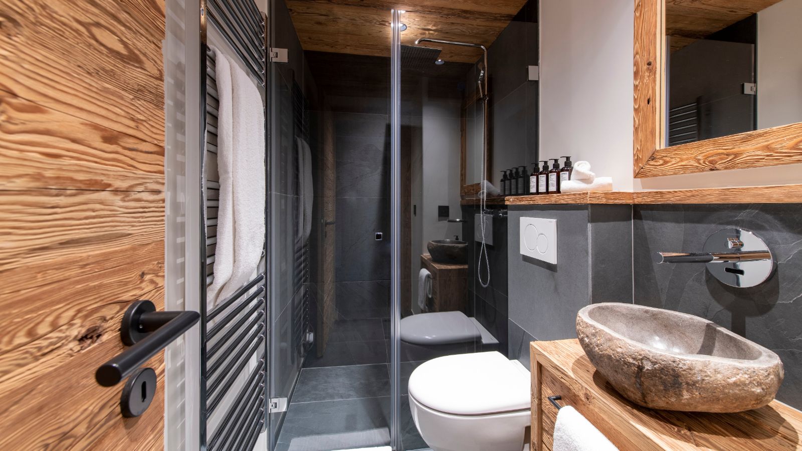 Luxury-Ski-Chalet-Verbier-Victoria-111-Oxford-Ski-Bathroom3.jpg
