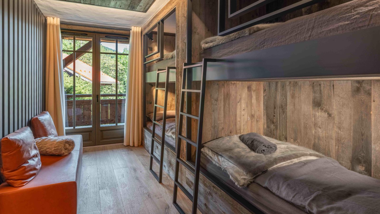 Luxury-Ski-Chalet-Megeve-Chalet-Le-Lodge-Oxford-Ski-Bunk-Bedroom (19).jpg