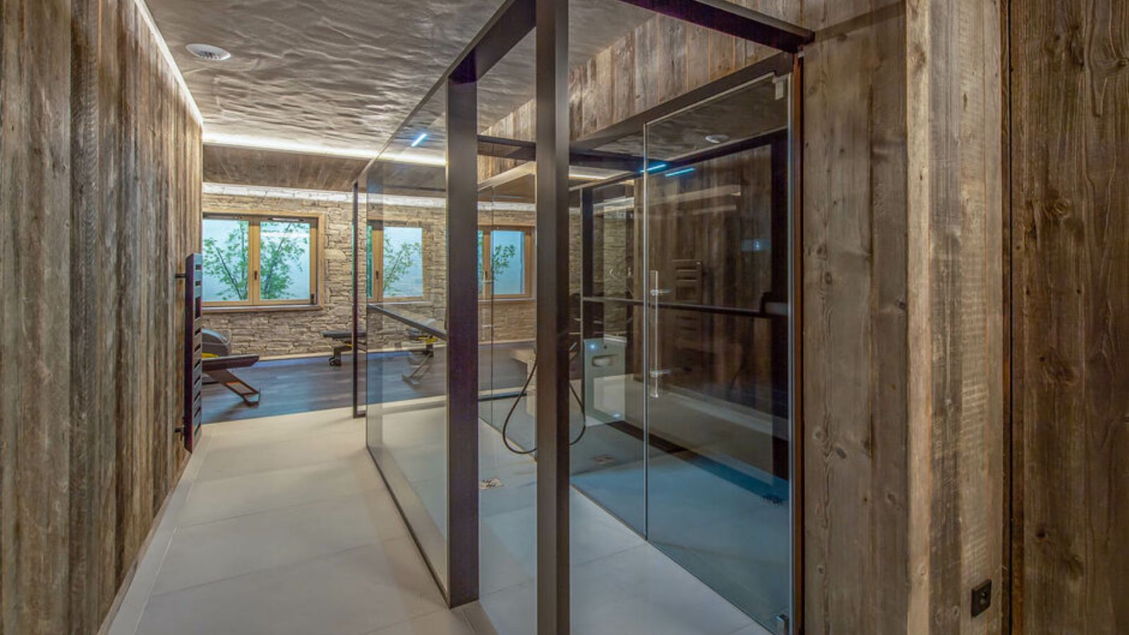 Luxury-Ski-Chalet-Megeve-Chalet-Le-Lodge-Oxford-Ski-shower.jpg