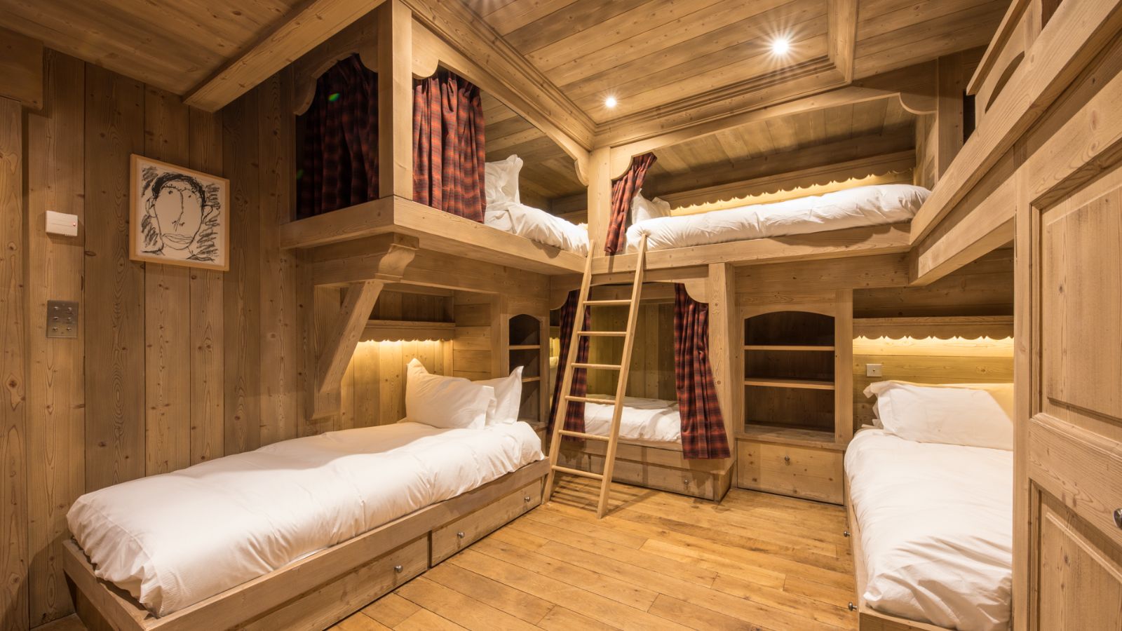 Luxury-Ski-Chalet-Val-I-Sere-Chalet-Montana-Oxford-Ski-Bunk-Bedroom (31).jpg