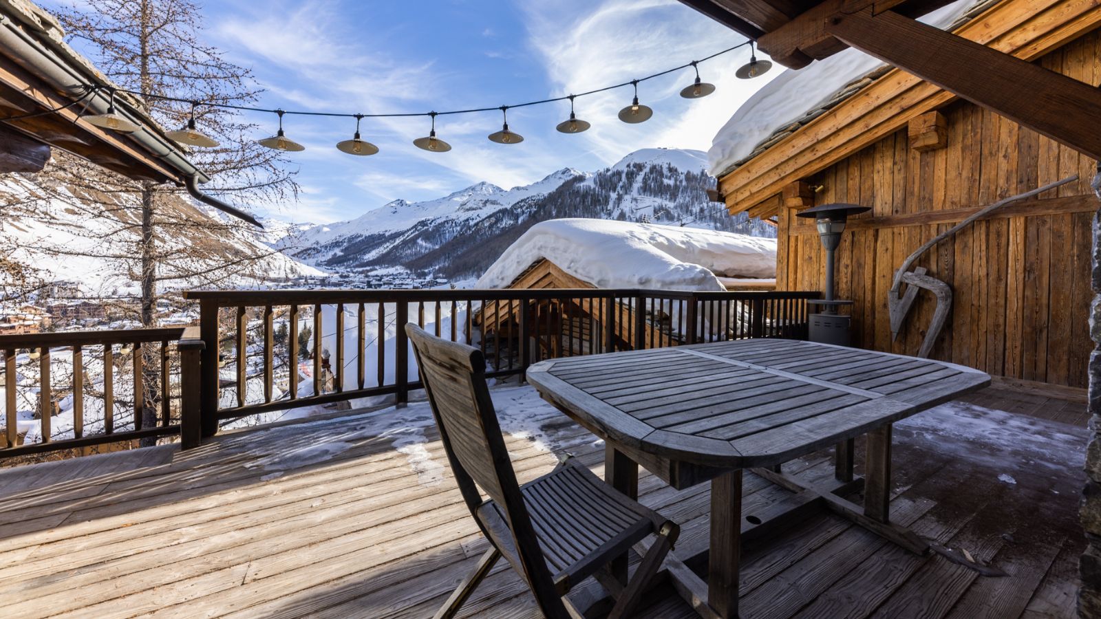 Luxury-Ski-Chalet-Val-I-Sere-Chalet-Montana-Oxford-Ski-Balcony.jpg