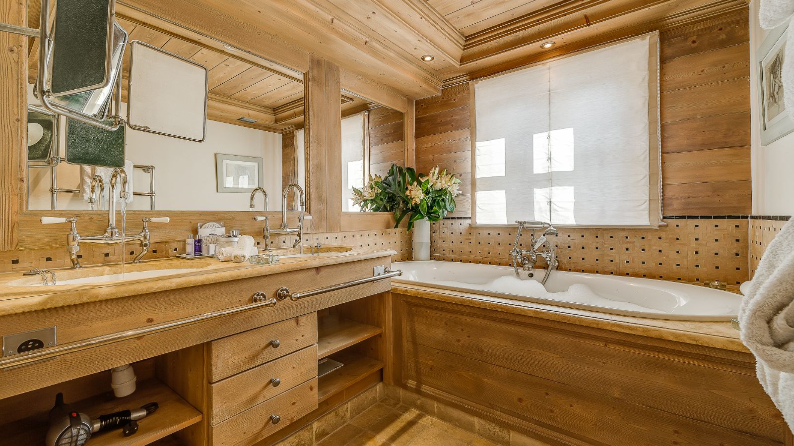 Luxury-Ski-Chalet-Val-I-Sere-Chalet-Montana-Oxford-Ski-Bathroom.jpg