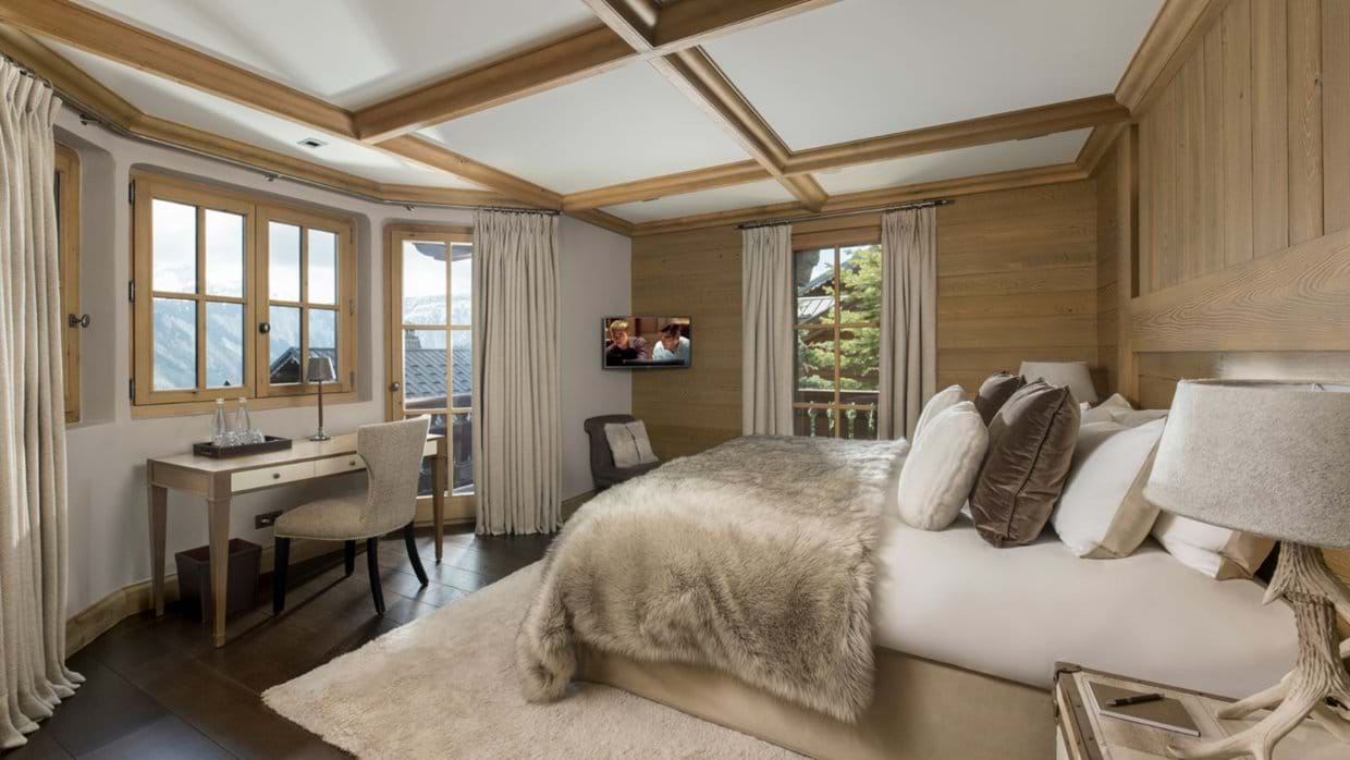 Luxury-ski-chalet-courchevel-chalet-le-blanchot-oxford-ski-bedroom2.jpg
