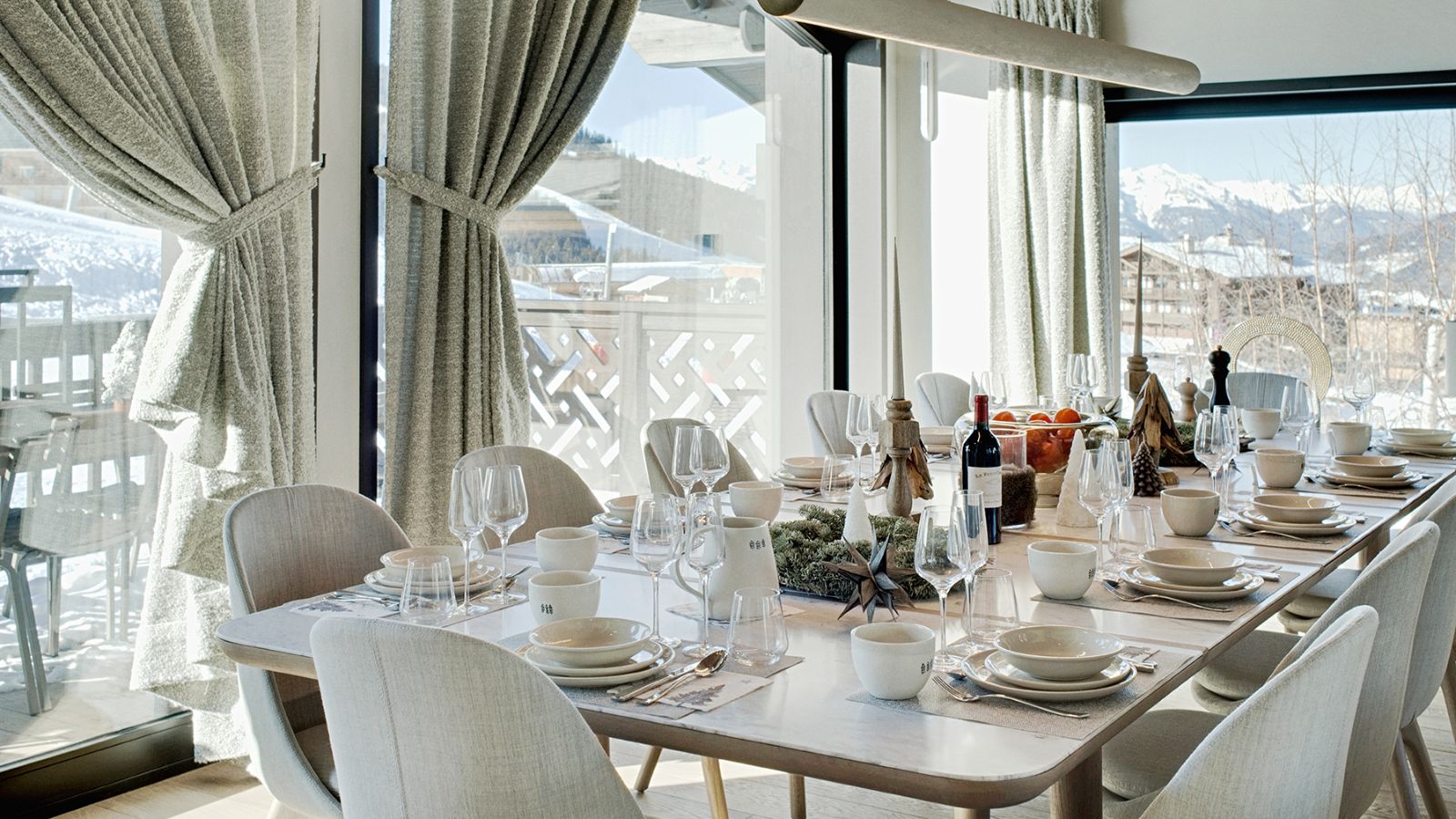 LuxurySki-Chalet-Courchevel-Chalet-Ascension-Oxford-Ski-Dining3.jpg