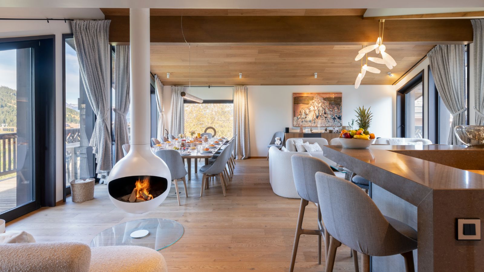 LuxurySki-Chalet-Courchevel-Chalet-Ascension-Oxford-Ski-Lounge3.jpg
