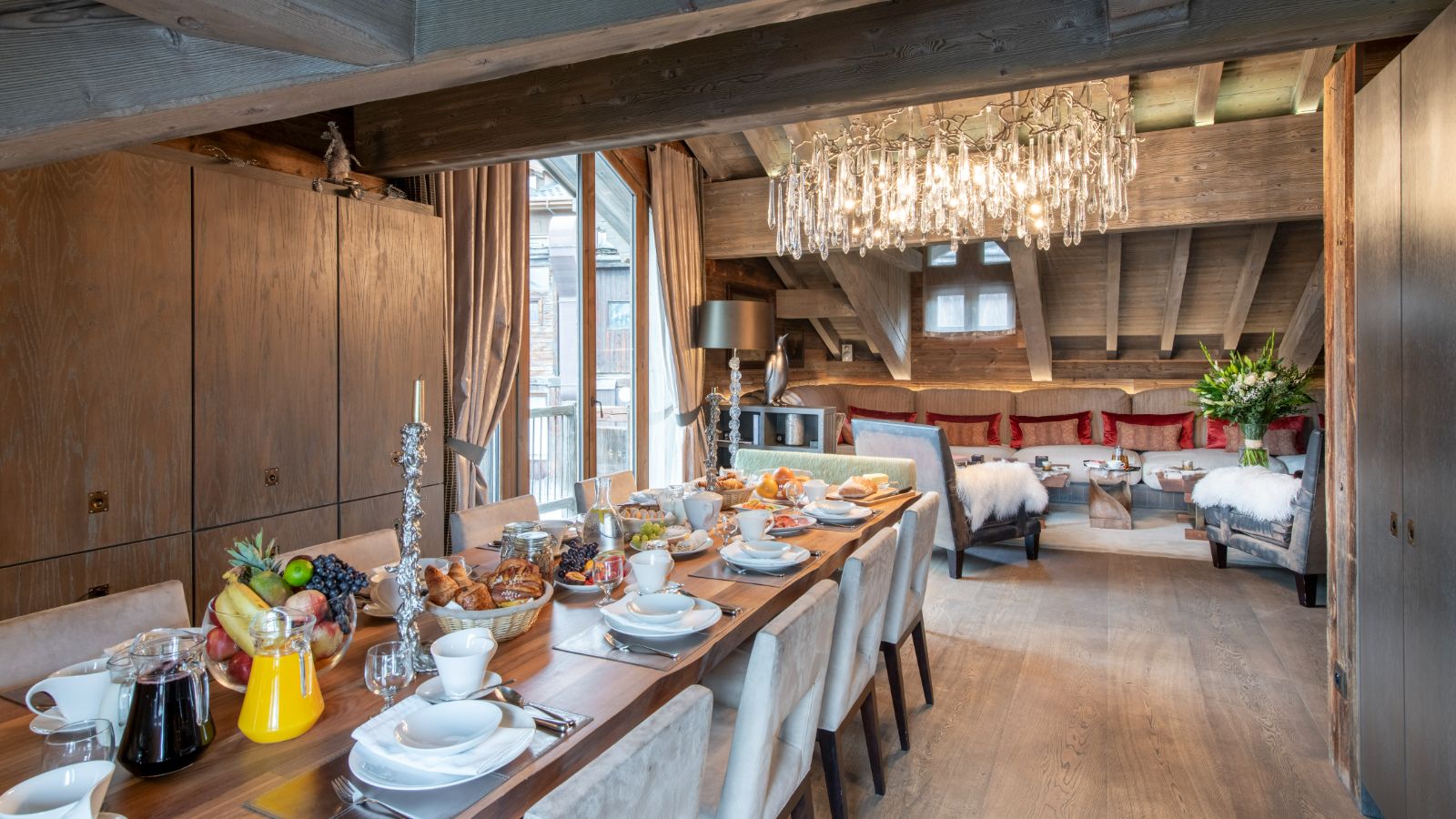 Luxury-Ski-Chalet-Courchevel-1850-Chalet-L-Arctique-Oxford-Ski-Dining.jpg