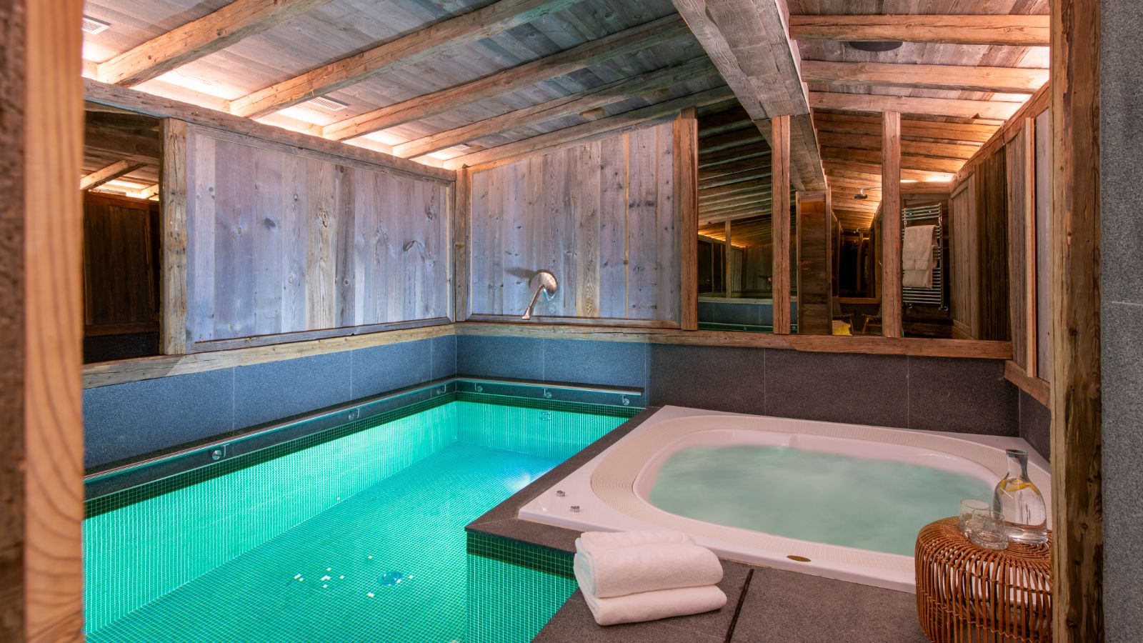 Luxury-Ski-Chalet-Courchevel-1850-Chalet-L-Arctique-Oxford-Ski-Hot-Tub.jpg