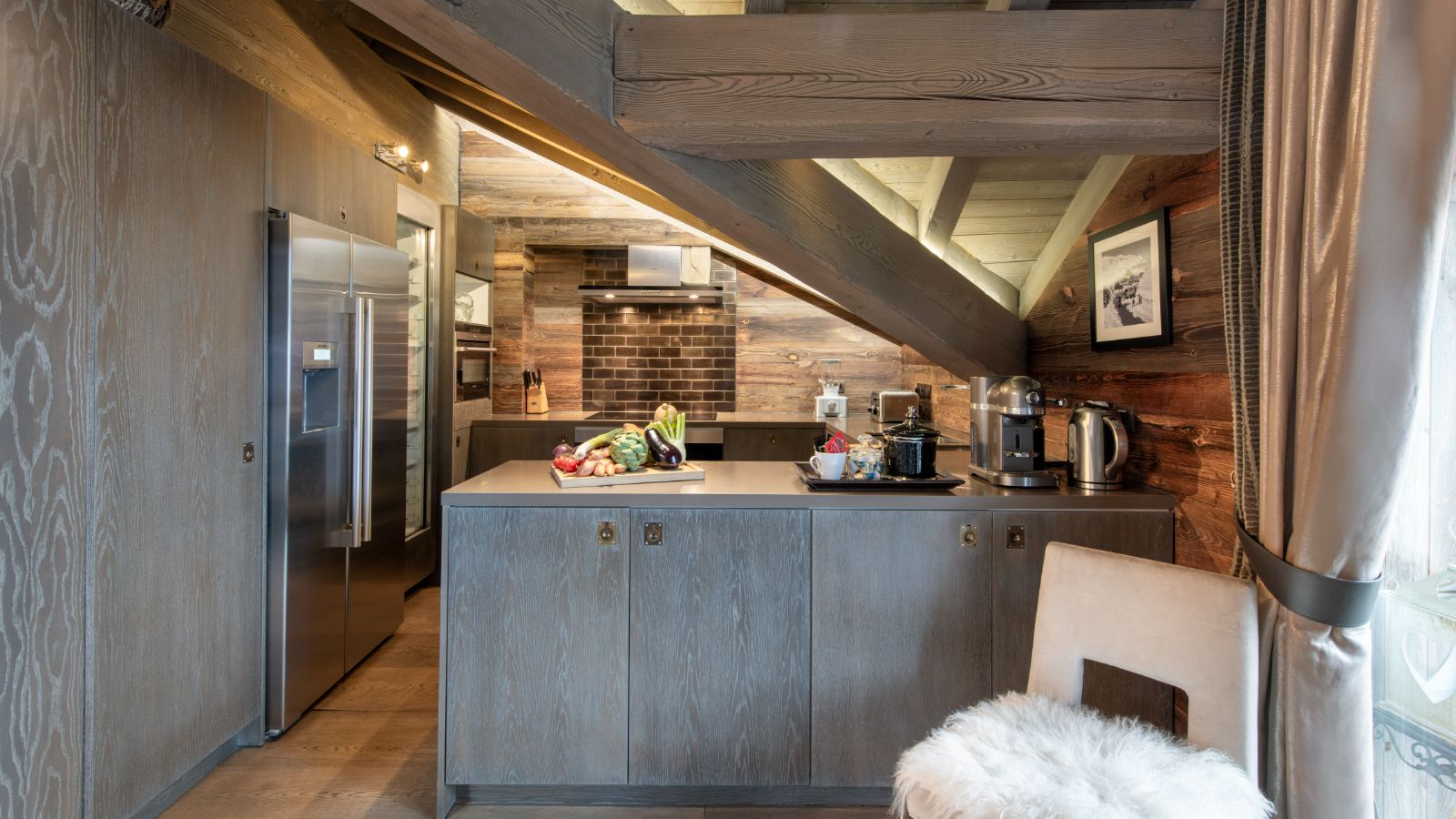 Luxury-Ski-Chalet-Courchevel-1850-Chalet-L-Arctique-Oxford-Ski-Kitchen2.jpg