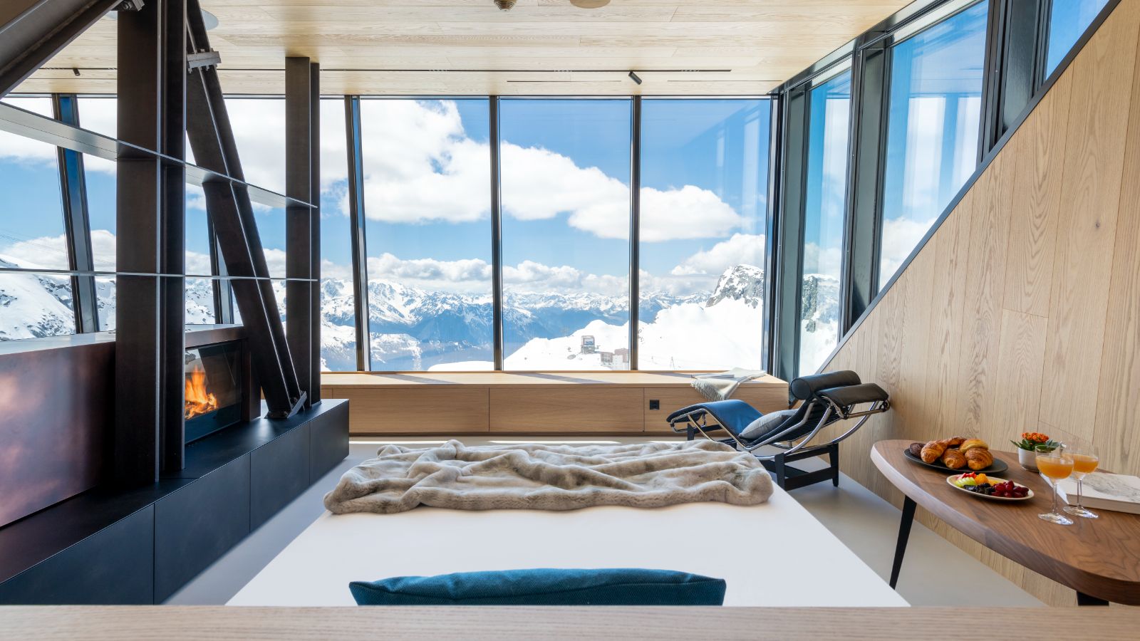 Luxury-Ski-Chalet-Verbier-Cabane-Tortin-Oxford-Ski-Bedroom (11).jpg