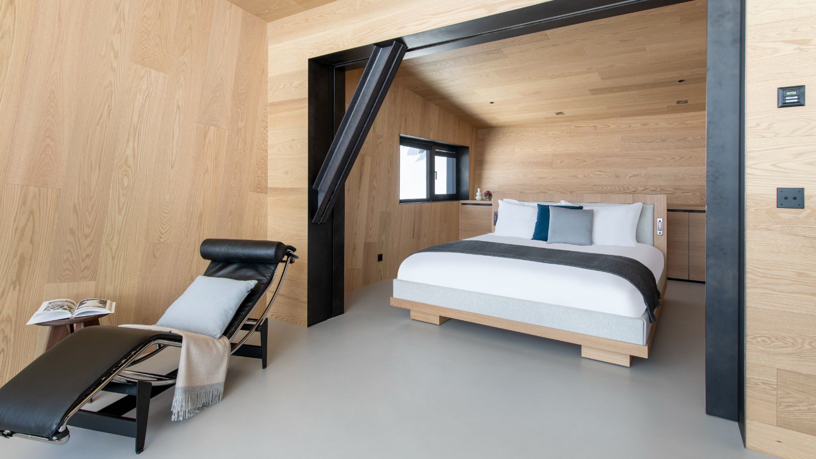 Luxury-Ski-Chalet-Verbier-Cabane-Tortin-Oxford-Ski-Bedroom (15).jpg