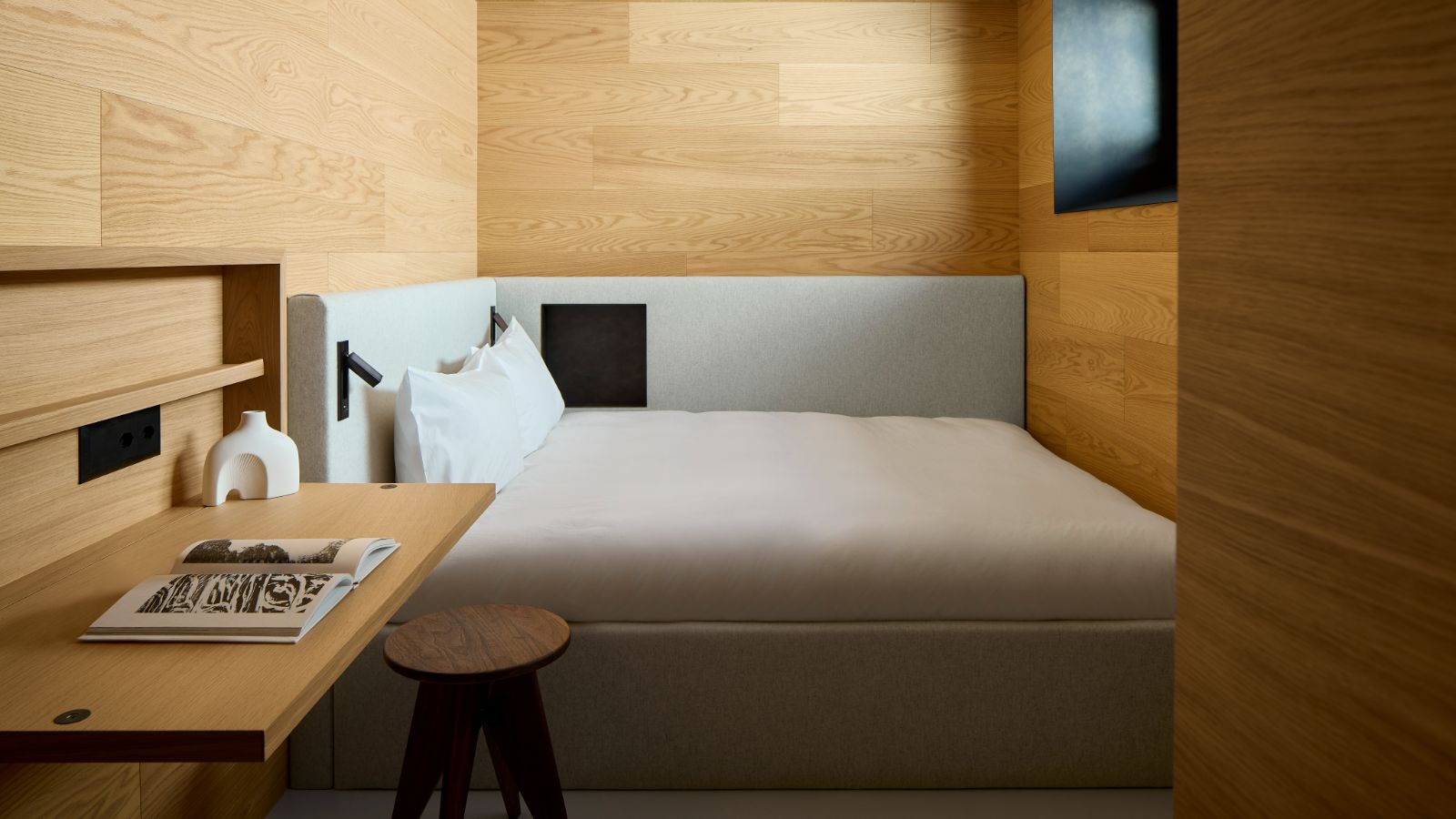 Luxury-Ski-Chalet-Verbier-Cabane-Tortin-Oxford-Ski-Bedroom (20).jpg