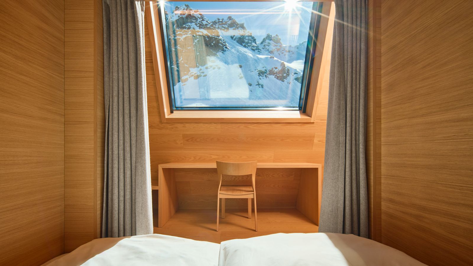 Luxury-Ski-Chalet-Verbier-Cabane-Tortin-Oxford-Ski-Bedroom (22).jpg