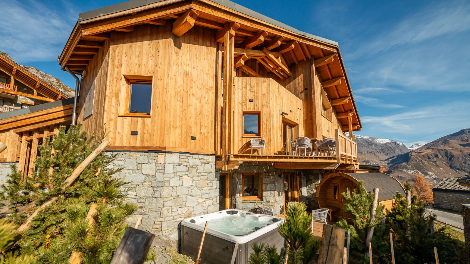 luxury-ski-chalets-tignes-chalet-sneg-oxford-ski (6).jpg