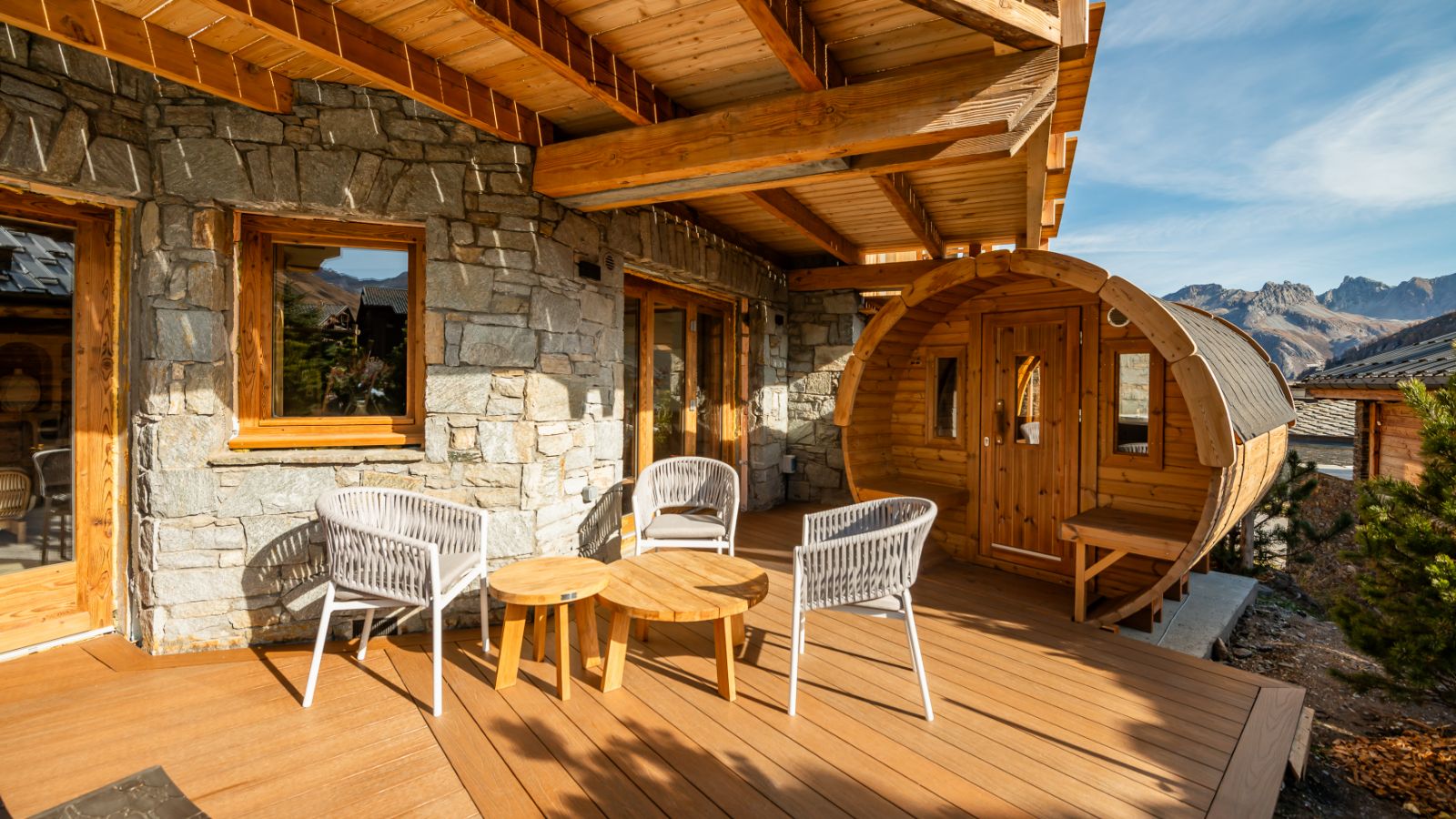 luxury-ski-chalets-tignes-chalet-sneg-oxford-ski (1).jpg