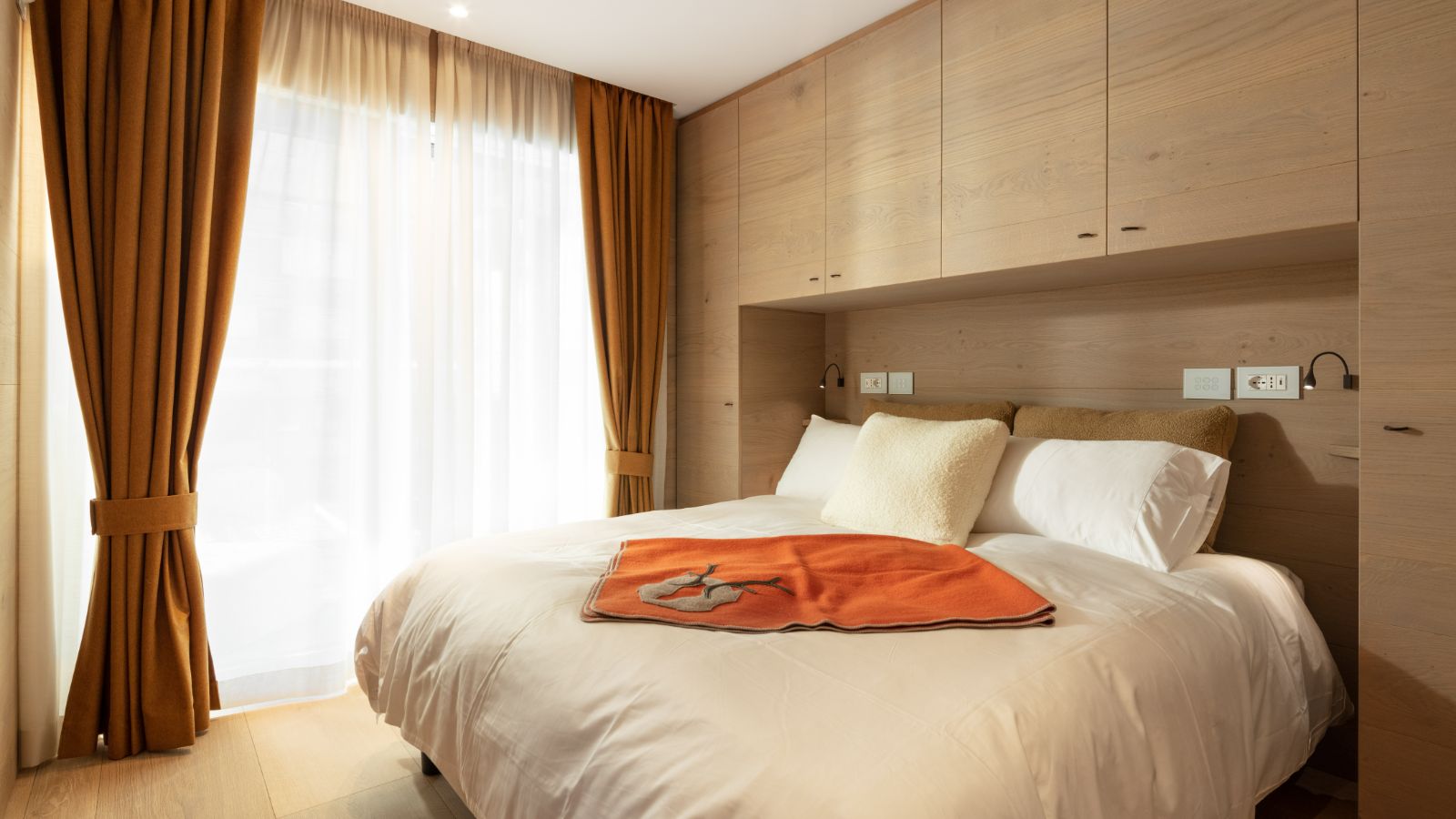 Luxury-Ski-Apartment-Madonna-di-Campiglio-Apartment-Alimonta-Oxford-Ski-Bedroom (15).JPG