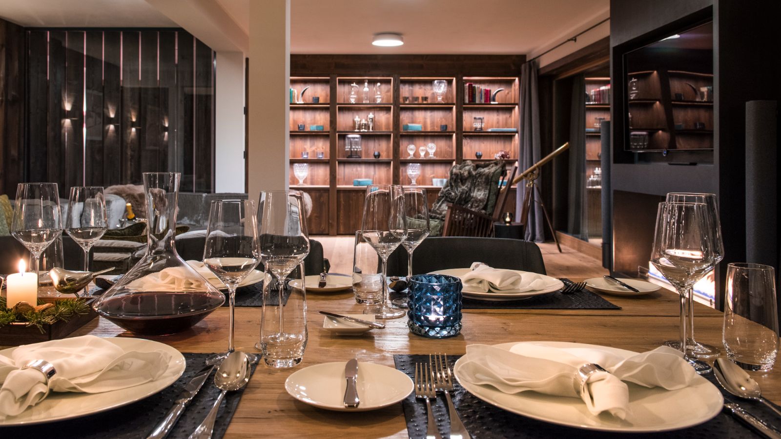 Luxury-Ski-Chalet-Lech-Balegia-3-Oxford-Ski-Dining.jpg