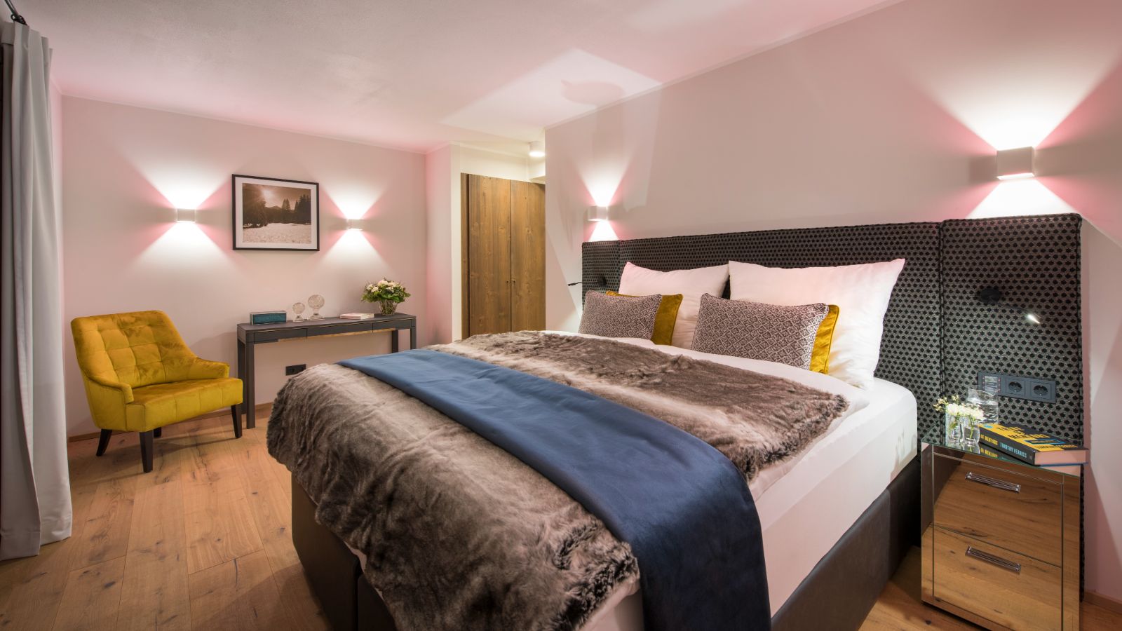 Luxury-Ski-Chalet-Lech-Balegia-4-Oxford-Ski-Bedroom (5).jpg