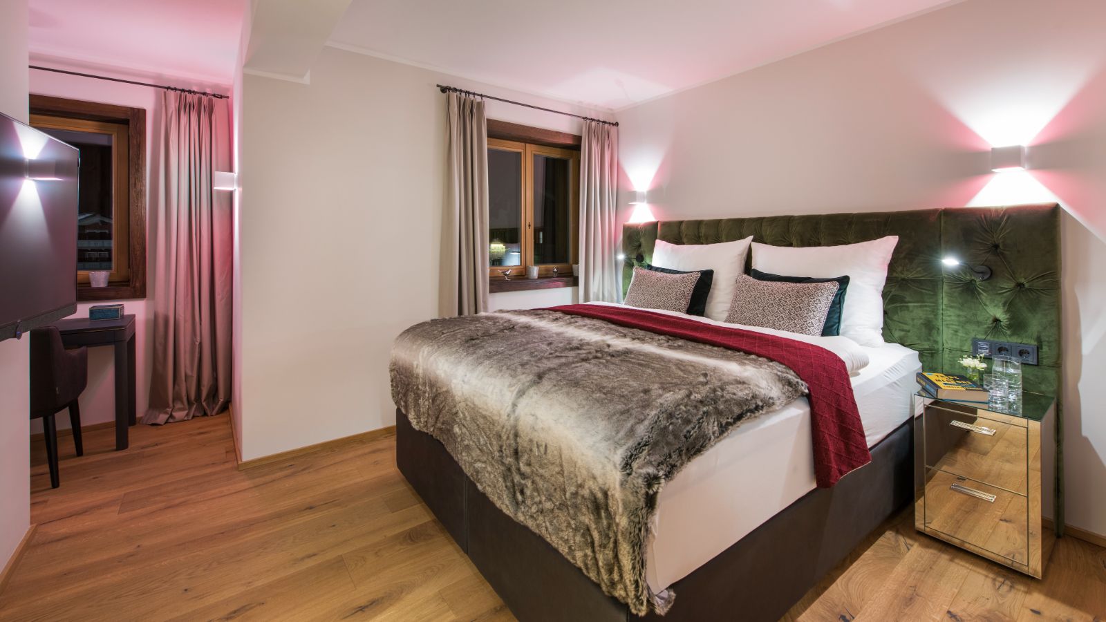 Luxury-Ski-Chalet-Lech-Balegia-4-Oxford-Ski-Bedroom (7).jpg