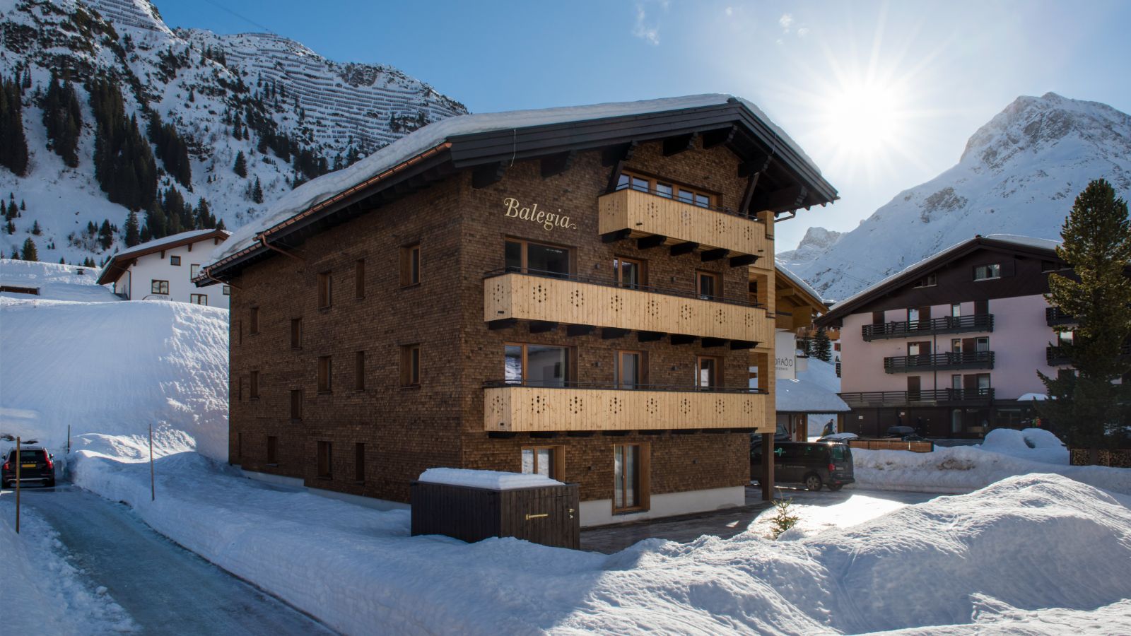 Luxury-Ski-Chalet-Lech-Balegia-4-Oxford-Ski-Exterior.jpg