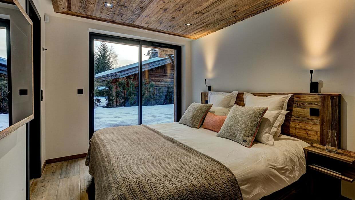 Luxury-Ski-Chalet-Chamonix-Chalet-Red-Fox-Oxford-Ski-Bedroom (1).jpg