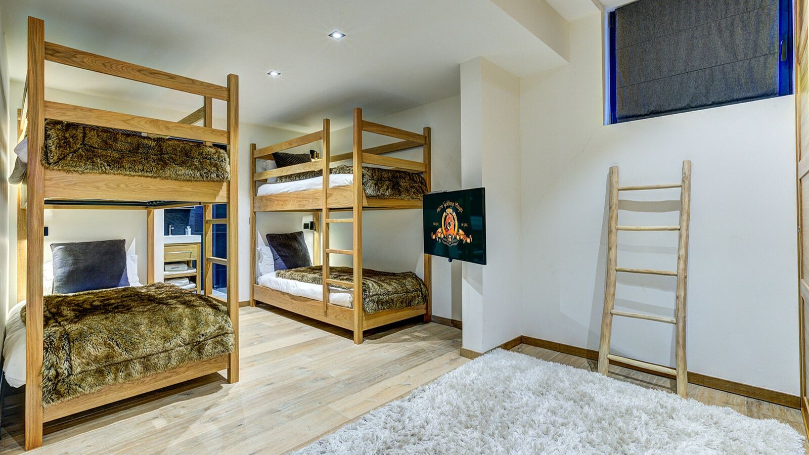 Luxury-Ski-Chalet-Chamonix-Chalet-Black-Pearl-Oxford-Ski-Bunkroom.jpg