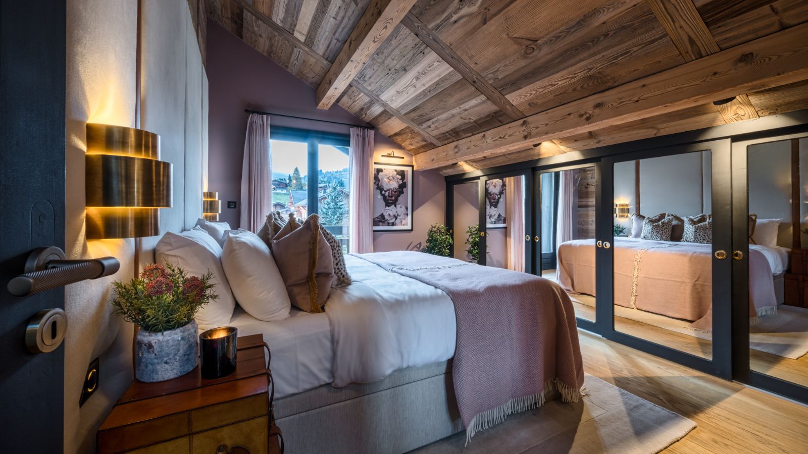 Luxury-Ski-Chalet-Morzine-The-Bungo-Oxford-Ski-Bedroom (29).jpg