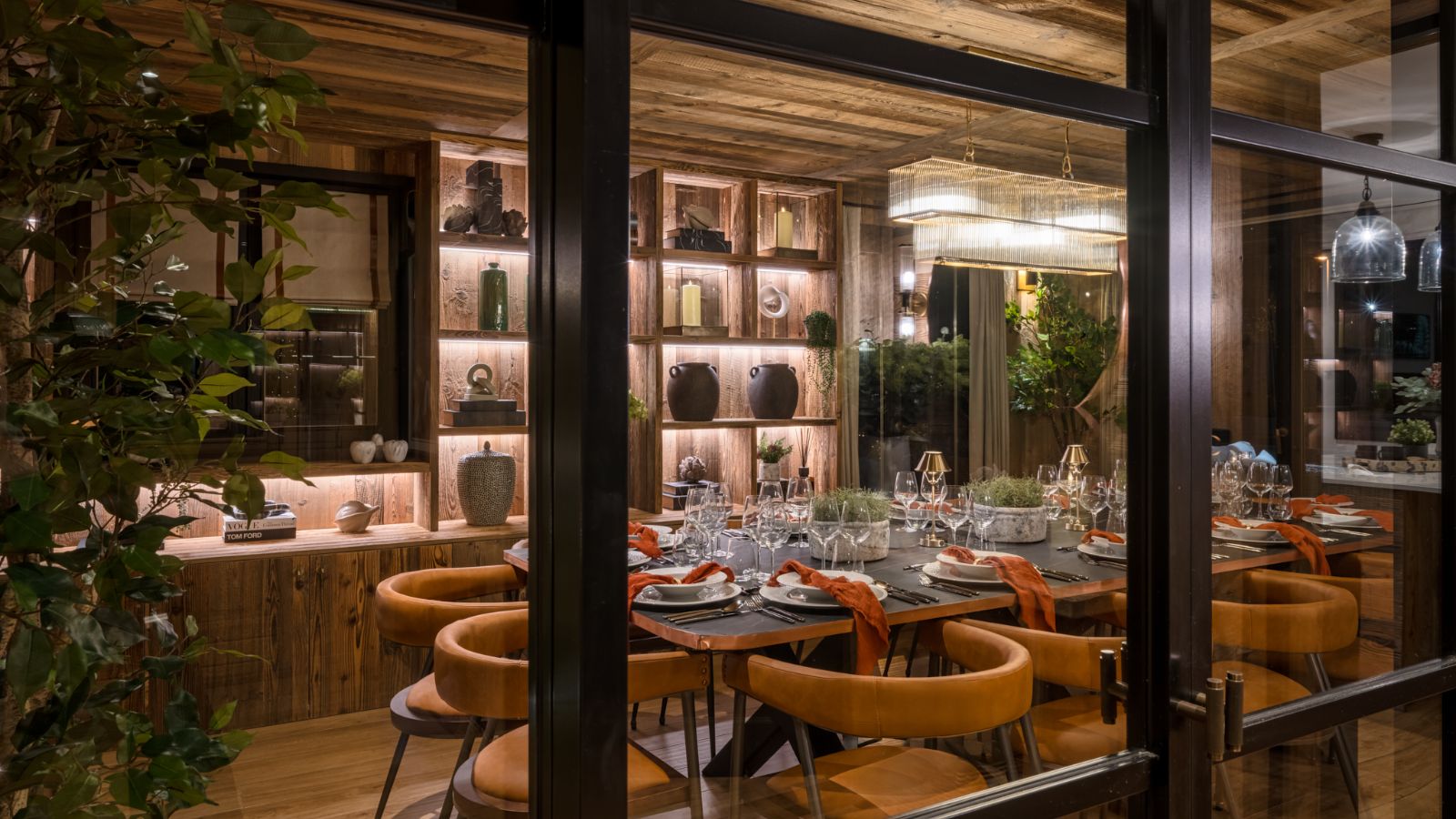 Luxury-Ski-Chalet-Morzine-The-Bungo-Oxford-Ski-Dining3.jpg