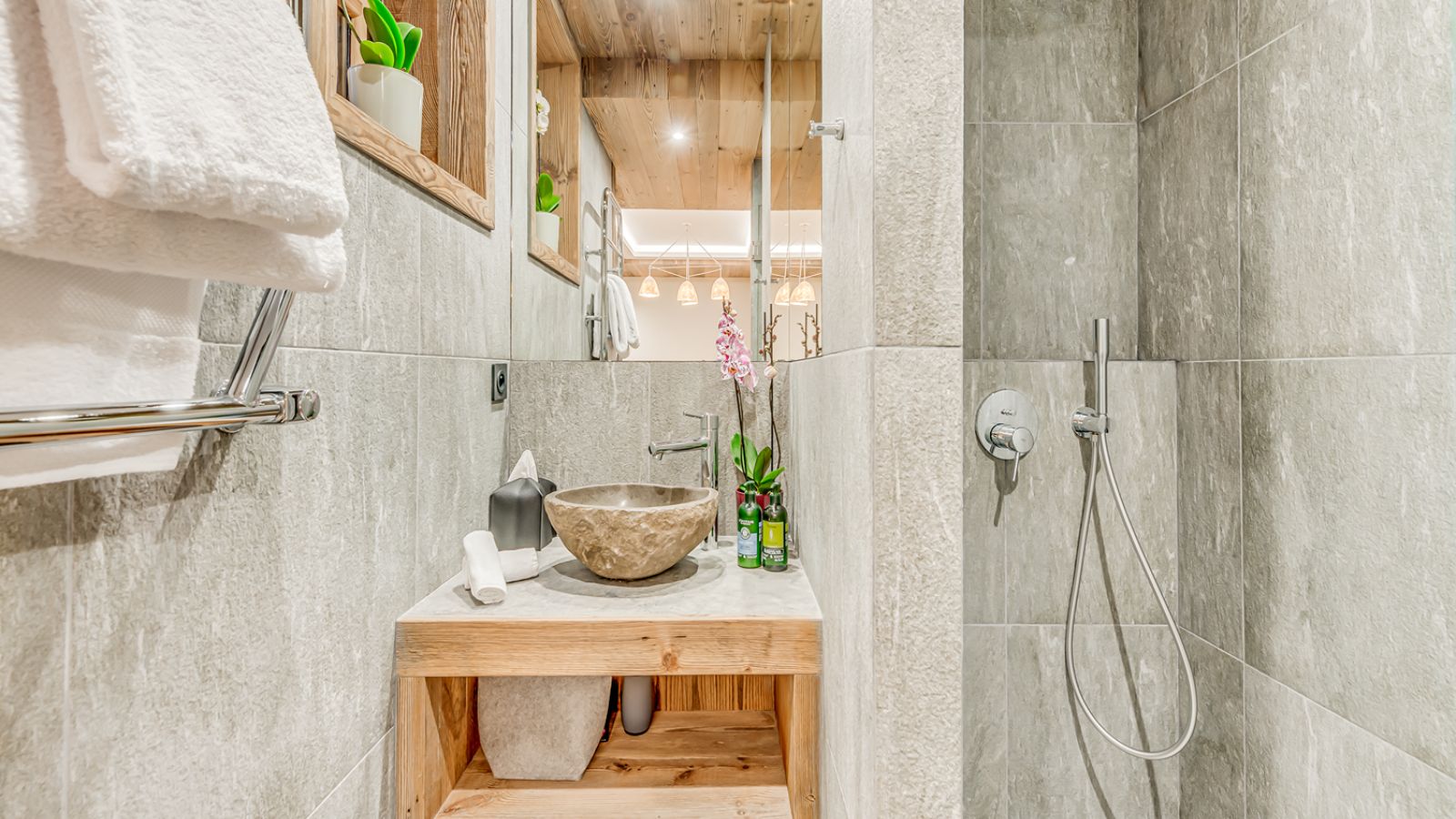 Apartment Flora, Val d’Isère - Consensio - Bathroom 3.jpg