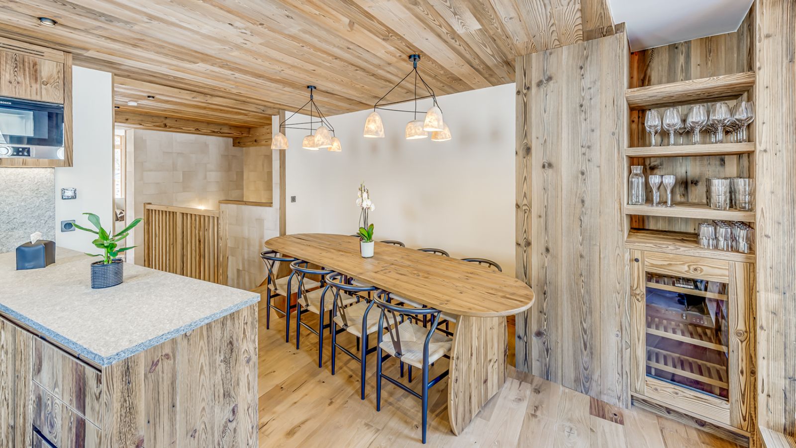 luxury-ski-chalet-val-disere-apartment-aurora-oxford-ski-dining.jpg