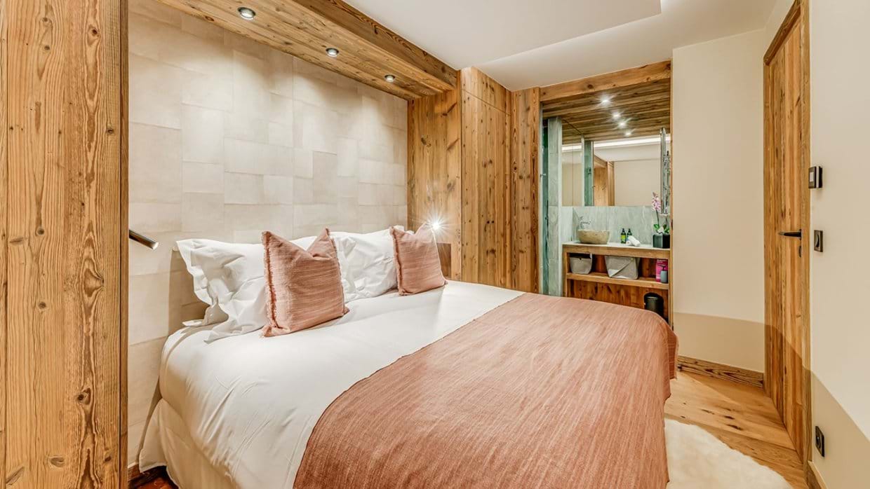 Apartment Luna, Val d’Isère - Consensio - Bedroom 1.jpg