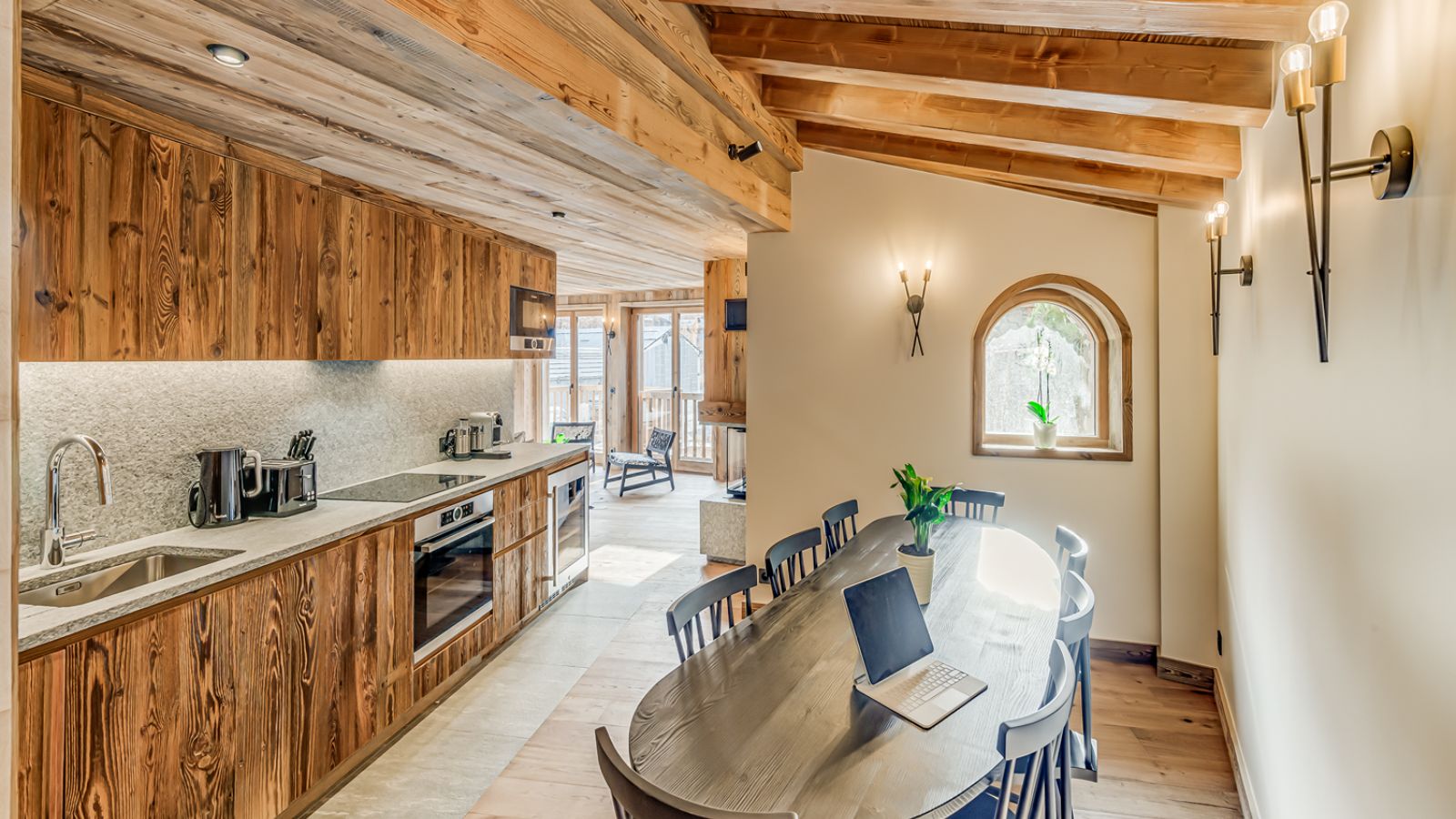 Apartment Luna, Val d’Isère - Consensio - Kitchen 1.jpg