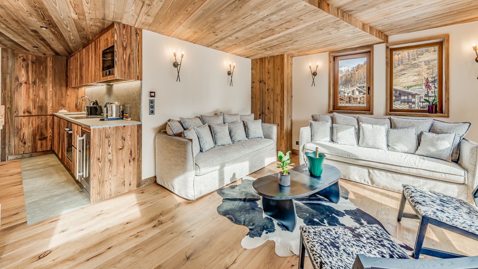 Apartment Luna, Val d’Isère - Consensio - Living Room 3.jpg