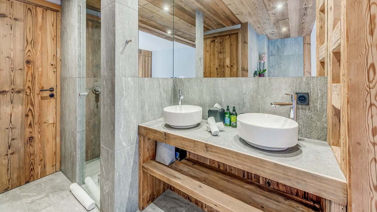 Apartment Luna, Val d’Isère - Consensio - Shower.jpg