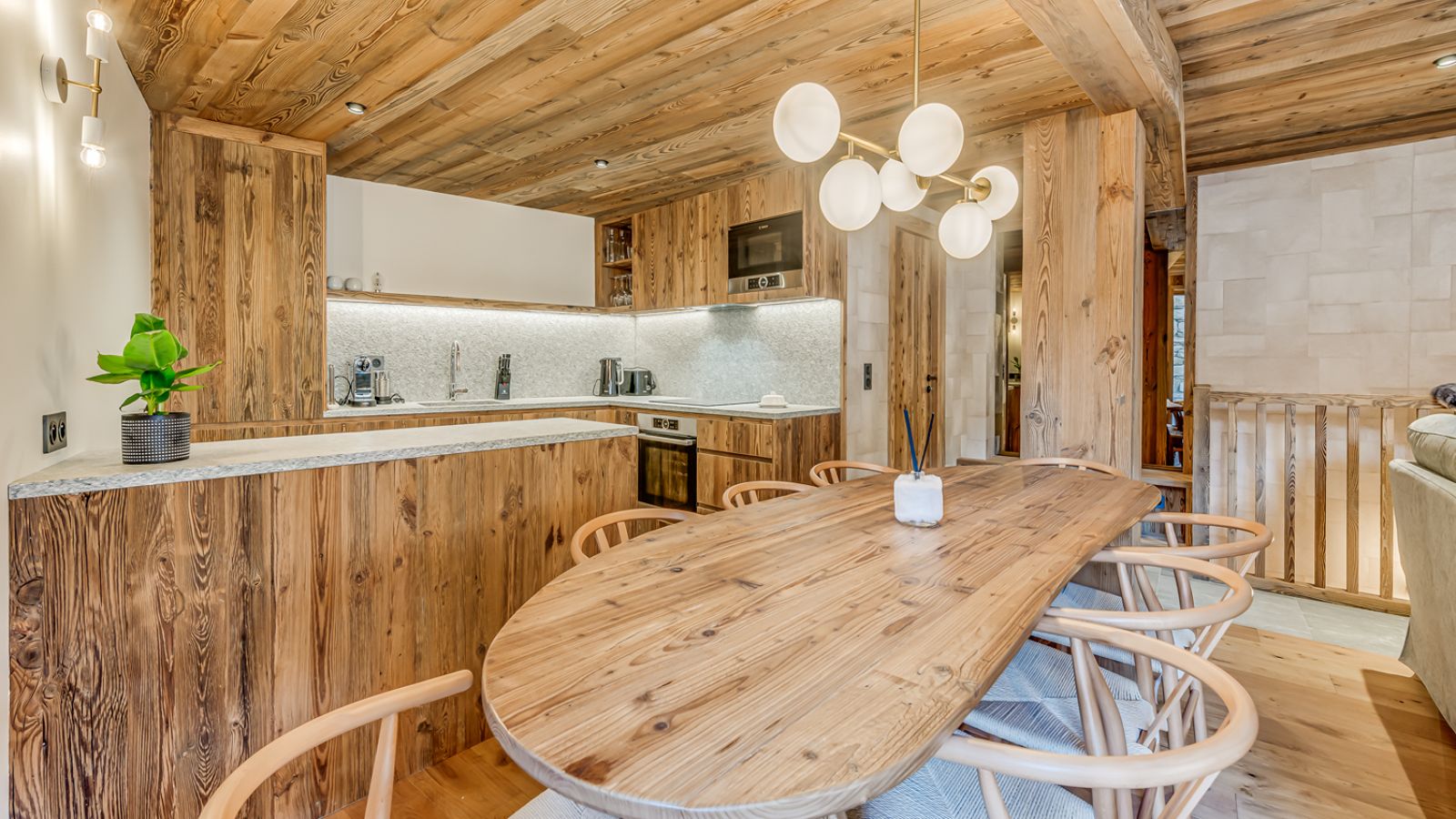 Apartment Ceres, Val d’Isère - Consensio - Kitchen 1.jpg
