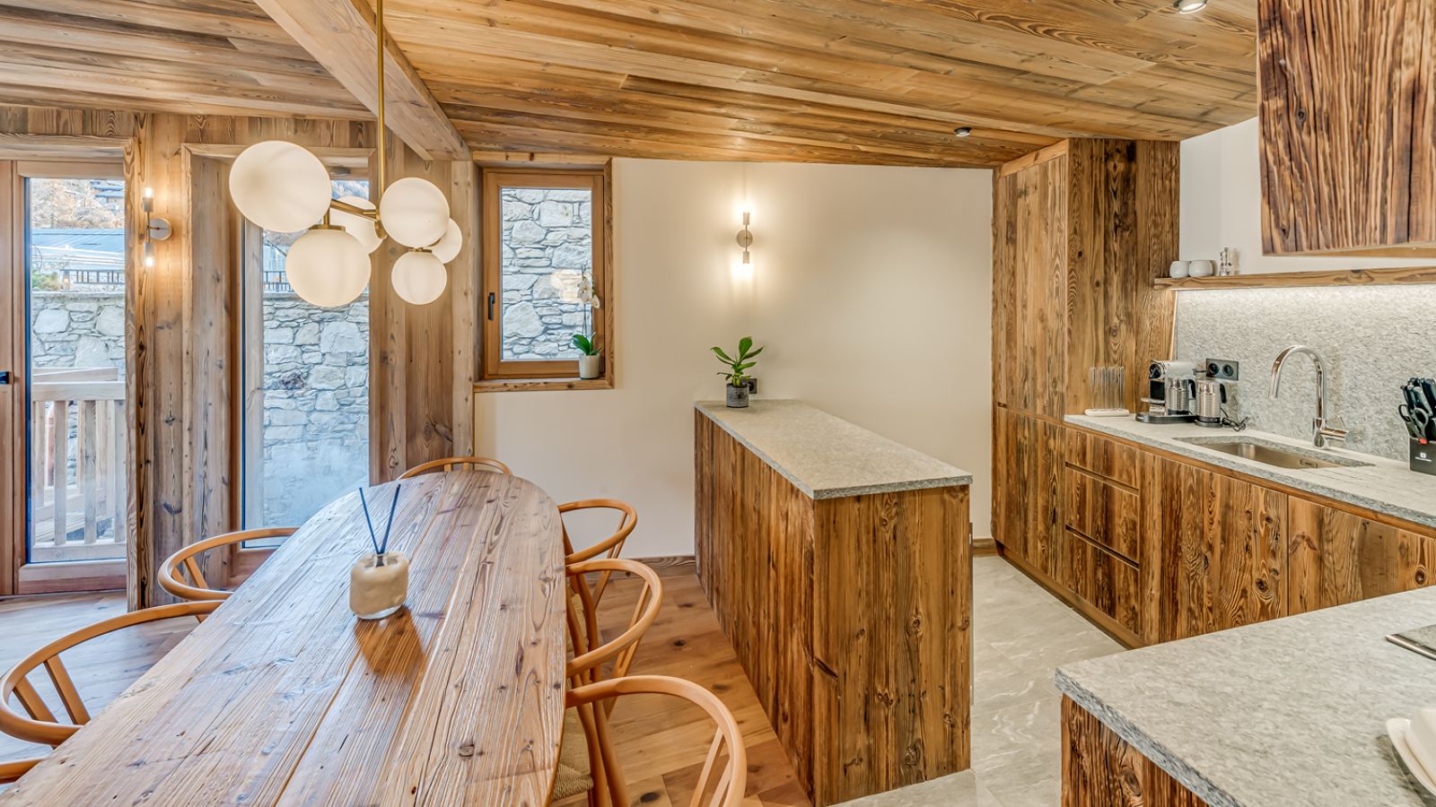 Apartment Ceres, Val d’Isère - Consensio - Kitchen 2.jpg